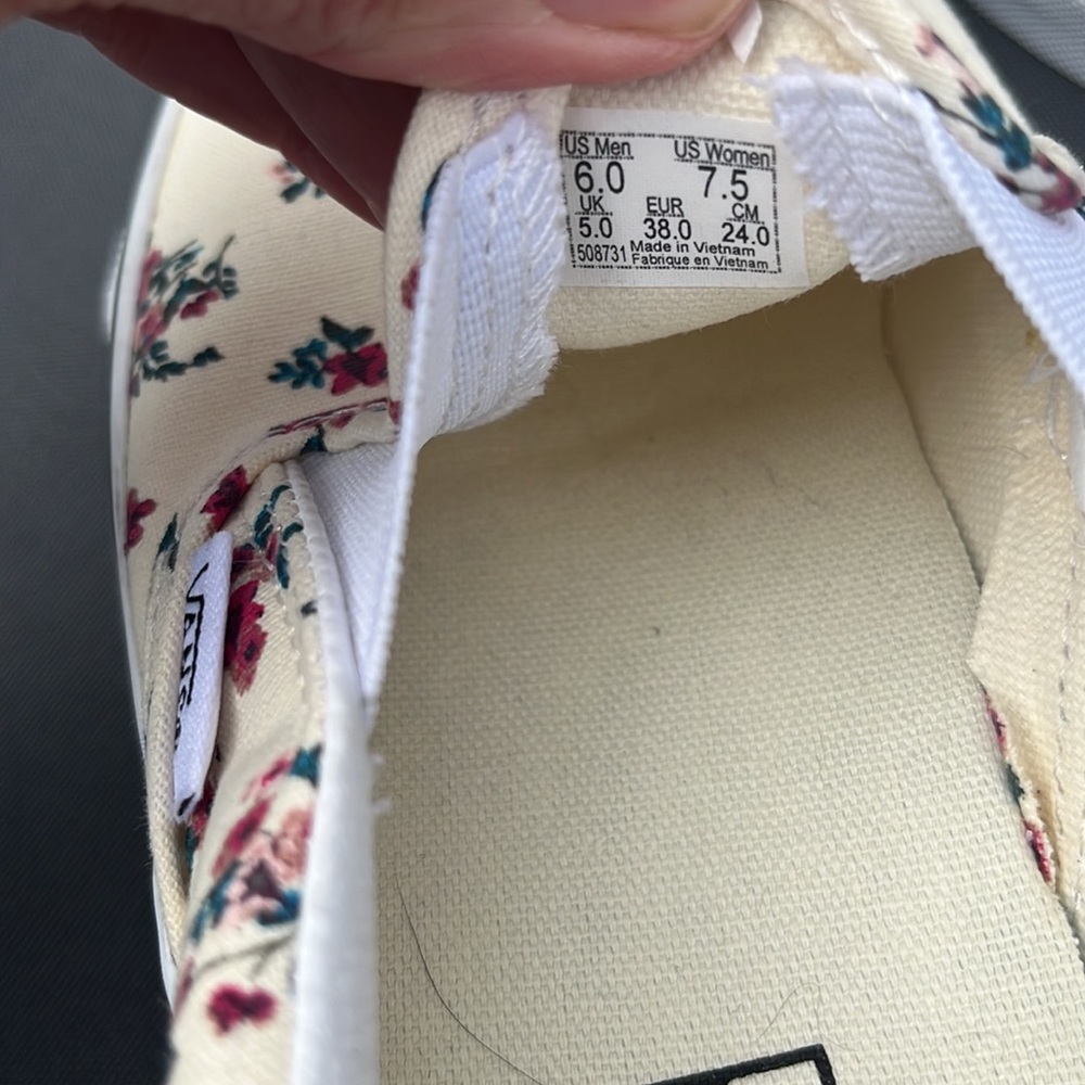 Vans off-the-wall flowered sneakers new tags size 7 1/2 - Picture 6 of 8